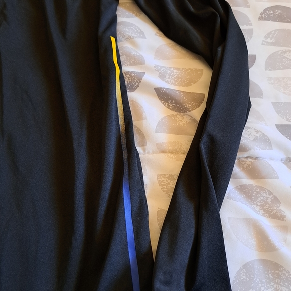 GSW drifit zip shirt Small - Picture 5 of 6